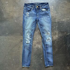 American Eagle Super Stretch Jegging Women’s Size 6 Regular Distressed Thrashed